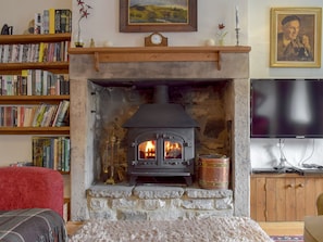 Warm and cosy multi-fuel burner | Cam Cottage, Kettlewell, near Grassington