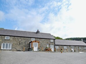 Exterior | Grofftau Cottages - Golygfa’r Mynydd, Pontrhydfendigaid, nr. Tregaron