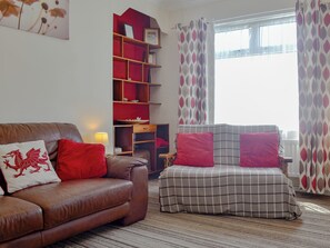 Comfortable living room | Ty Draw, Garnant, near Ammanford