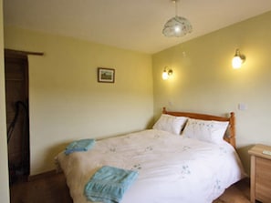 The Brewhouse double bedroom | The Brewhouse, Foxham