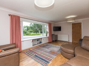 Light and airy living room | Sheeoch, Comrie, near Crieff