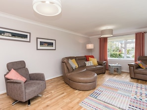 Light and airy living room | Sheeoch, Comrie, near Crieff