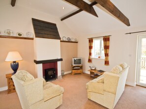 Moorhen Cottage sitting/dining room | Moorhen Cottage, Leverton