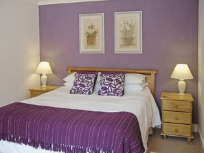 Double bedroom | Moorhen Cottage, Leverton