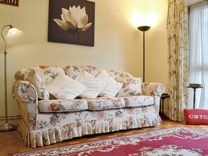 Comfy living room | Draig’s Cottage, Abergavenny
