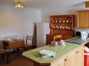 Lovely kitchen diner | Glan-Mor, Pwllheli