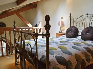 Double bedroom | The Follies - The Low Lodge, Hunmanby, nr. Filey