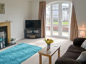 Spacious living room | Seatoller, Kettleness near Whitby