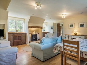 Open plan living space | Clock Cottage - Rockenhayne Farmstead, Branscombe