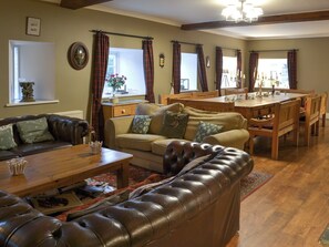 Living room and dining area | The Shooting Lodge, Colquite, Washaway