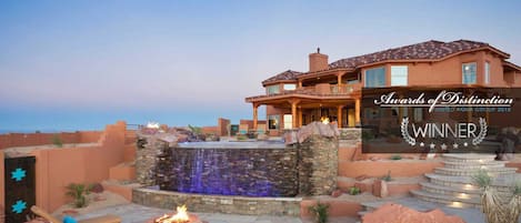 Kokopelli House: 
2015 Pool of the Year 
Award of Distinction