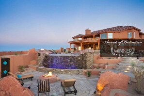 Kokopelli House: 
2015 Pool of the Year 
Award of Distinction