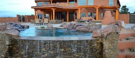 2015 Luxury Pool of the Year throughout the entire US