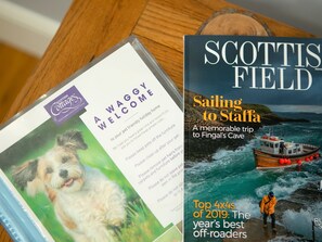 Dog friendly | Rossie Cottage, Auchterarder, near Gleneagles Village