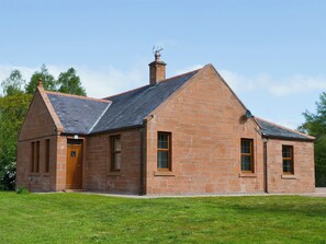 Ideal spacious bungalow | Perch Hall Cottage, Johnston Bridge, near Lockerbie