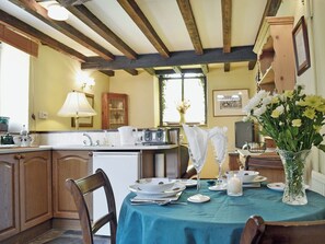 Open plan living/dining room/kitchen | Game Keepers, Llangadog
