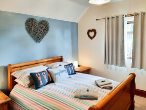 Double bedroom | Harvest Cottage - Langham Barns, Mumby, near Anderby Creek