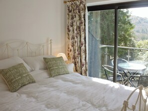 Comfortable double bedroom | Tarnside, Skelwith Bridge, Ambleside