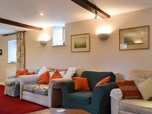 Spacious and confortable living and dining area | Stoke Court Farm Barn, Stoke St Milborough, near Ludlow