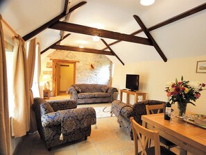 Bluebell Cottage sitting/dining room | Bluebell Cottage, Chipping Sodbury