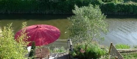 TERRASSE sur la ria du JAUDY