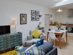 Open plan living space | Y Gweithdy, Barmouth