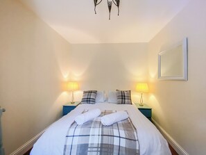 Double bedroom | Largs Brisbane Cottage, Largs