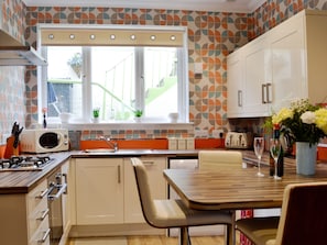 Charming kitchen/ dining area | Park View Cottage, Stranraer