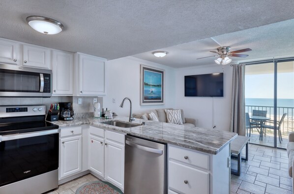 Beautifully renovated. Lagoon Facing Pool, Tennis Courts, Fishing Pier and Boat Launch at Gulf Shores Surf & Racquet, 1 Bedroom 1 Bathroom, Sleeps 4. Managed by Island Rentals