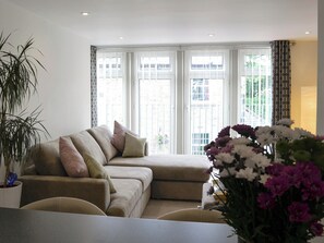 Contemporary Lounge | Back o’ the Beck, Skipton