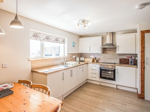 Well-equipped fitted kitchen | The Paddock, Portmahomack, near Tain