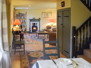 Living room/dining room | But ’n’ Ben - Ardura Estate, Nr Craignure, Isle of Mull