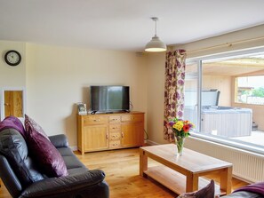 Open plan living space | Dolview, Pen-y-Bont, near Llandrindod Wells