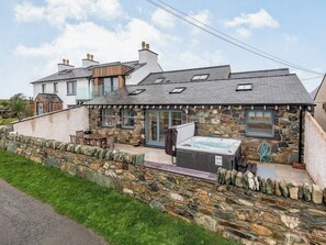 Exterior | Seascape, Penrhos Feilw, near Trearddur Bay