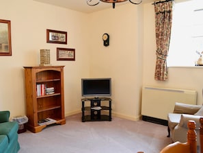 Living and dining room | Perriwinkle - Akeld Manor, Akeld, Wooler