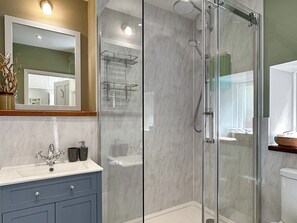 Bathroom | The Gables, Gorran Haven