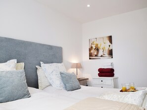 Cosy and welcoming double bedroom | Bramble Cottage, Leven