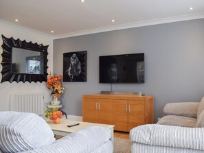 Sumptuous and inviting open plan living area | Bramble Cottage, Leven
