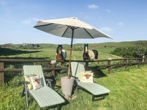 Sitting-out-area | Harperfield Chalet, Lanark