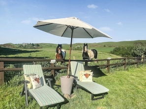 Sitting-out-area | Harperfield Chalet, Lanark