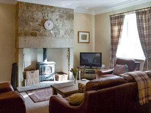 Well-furnished living area | Wagtail Cottage, Lesbury, near Alnwick