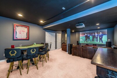 Family and Friends Entertainment Home! GOLF + THEATER ⛳