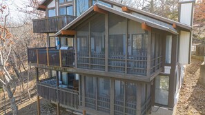 5 balconies to see the sun setting over the lake! Balconies off every room.