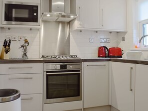 Kitchen | James’ Retreat (Was 12 Elm Court) - Greta Grove Apartments, Keswick