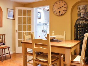 Delightful dining table | Eden Cottage, Cerne Abbas, near Dorchester