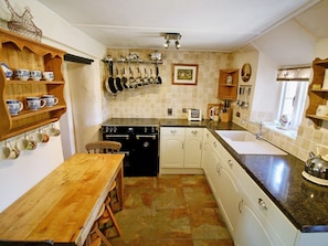Well equipped kitchen with range cooker | Oddwell Cottage, Brompton Ralph, near Wiveliscombe