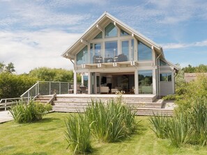 Attractive glazed façade | Silver Dawn, Horning, near Wroxham