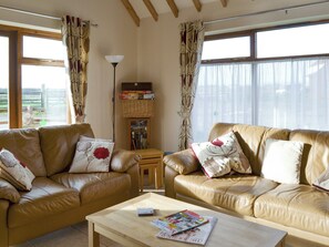 Comfortable living area | Kingfisher - North Moor Farm Cottages, Flamborough