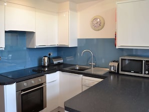 Fully appointed kitchen | Sunset - Little Crugwallins, St Austell