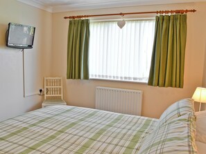 Double bedroom | Sea Breeze Bungalow, Sandilands, nr. Sutton-on-Sea